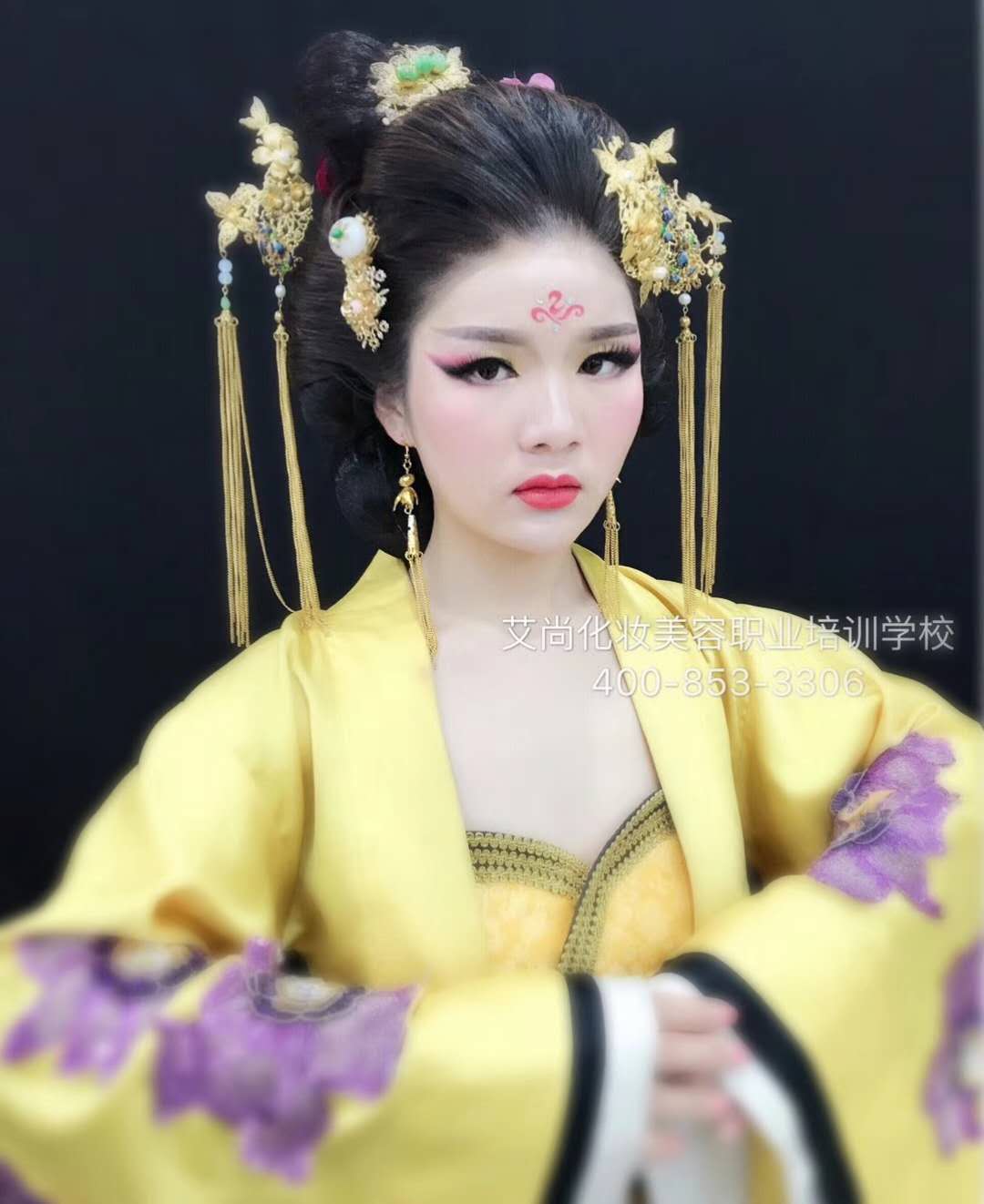 艾尚美业专三班今日所学习唐装造型(图4)