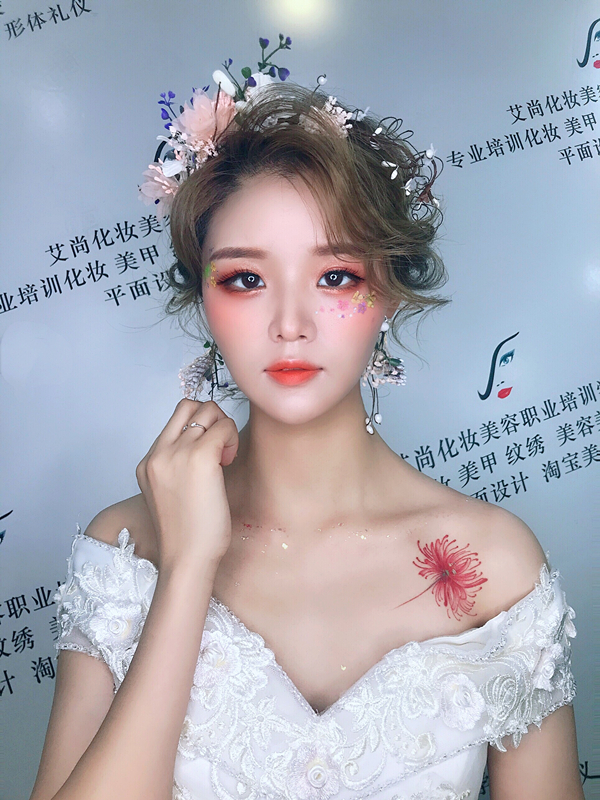彩妆造型，彩妆培训哪里有？学彩妆到漯河艾尚(图1)